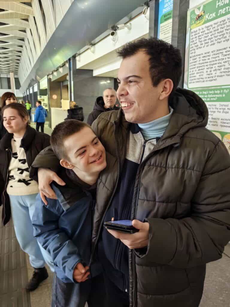 Детски и младежки спорт Самбо за развитие, подкрепа и забавление.